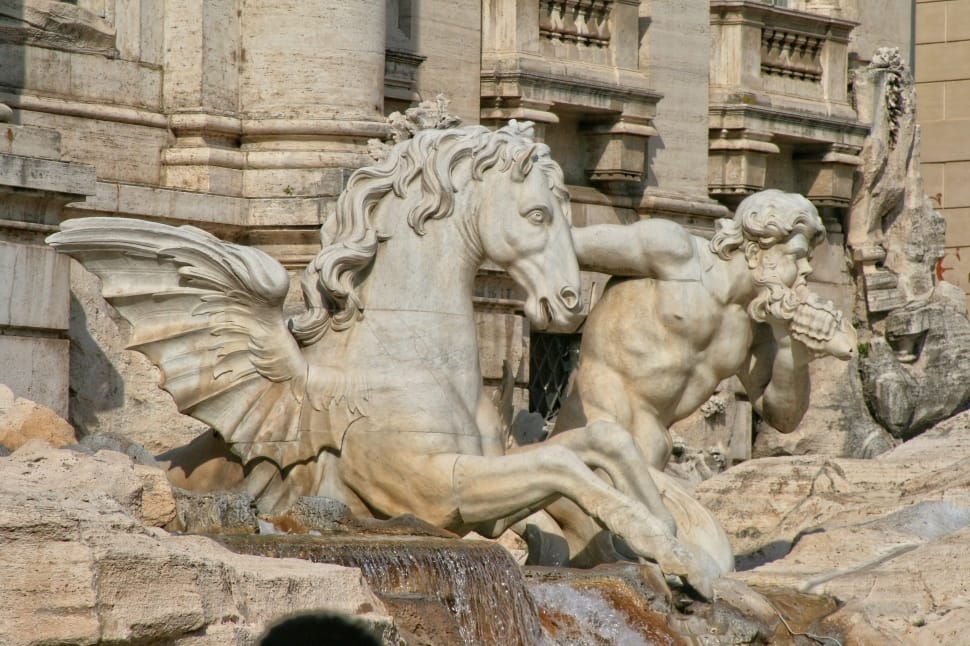 Pegasus And Greek God Statue Preview - Trevi Fountain - 970x646 Wallpaper -  