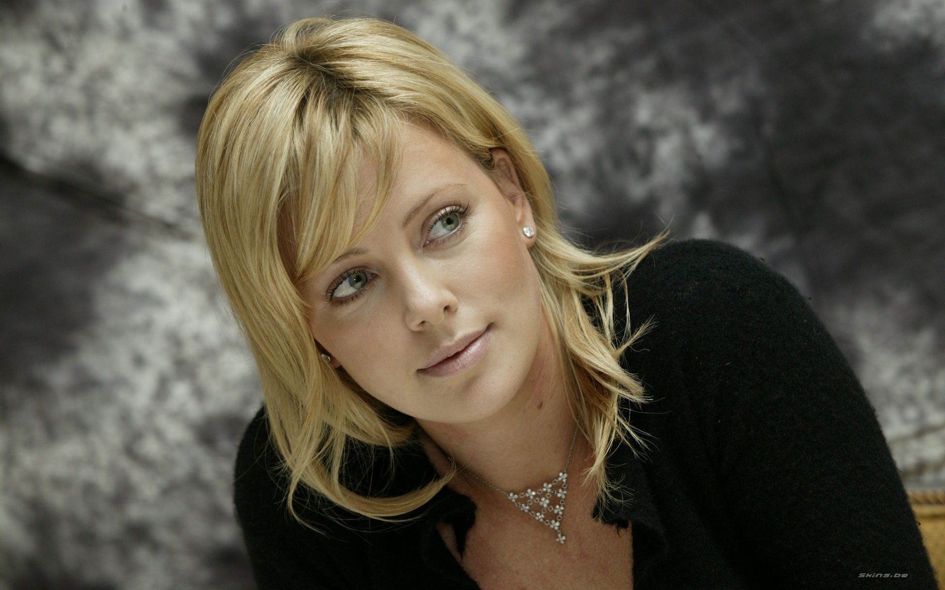 Mad Max Charlize Theron Hd - HD Wallpaper 