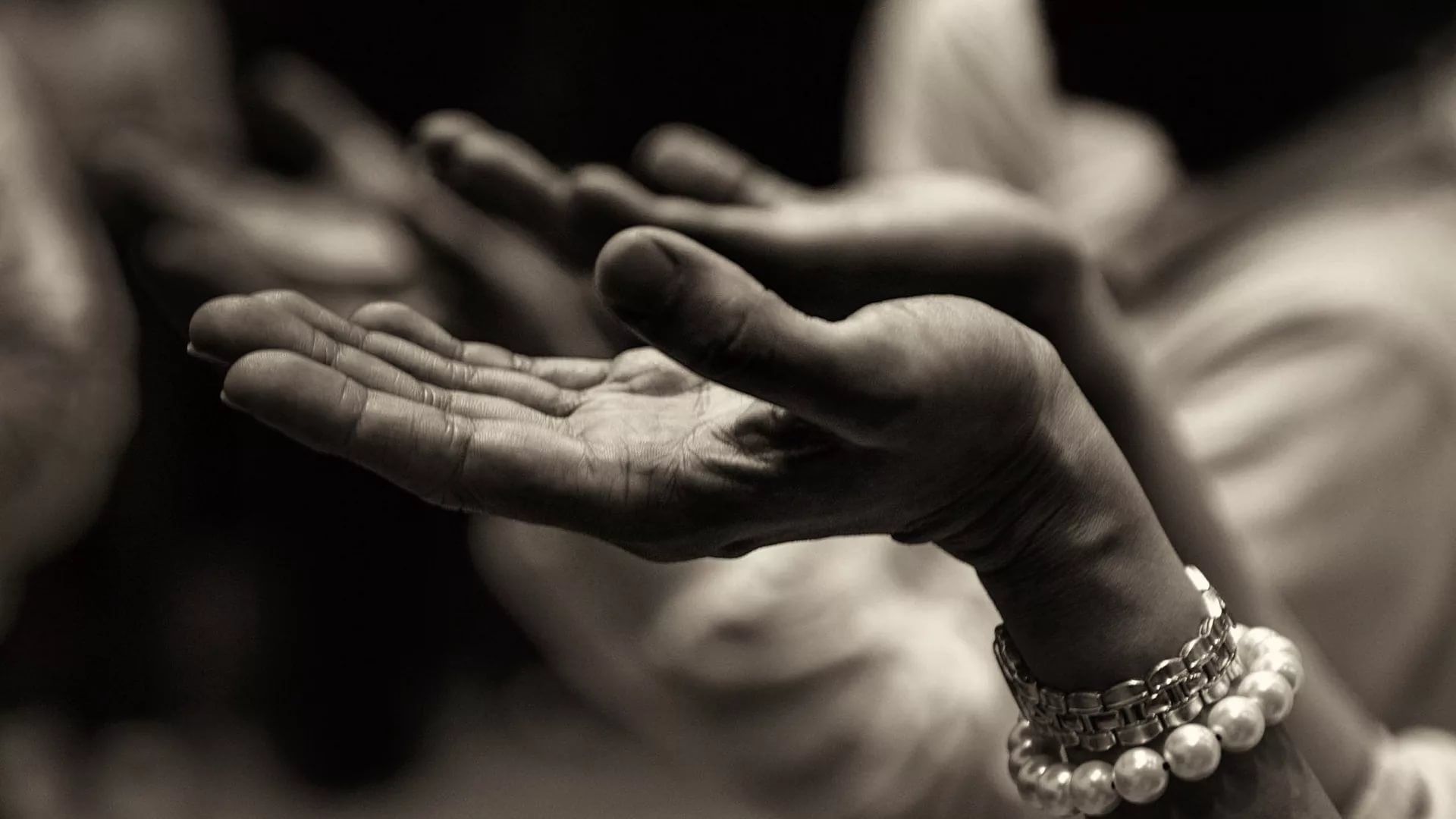 Praying Hands Wallpaper Photo Full Hd - Religion And Meaning Of Life South Africa - HD Wallpaper 