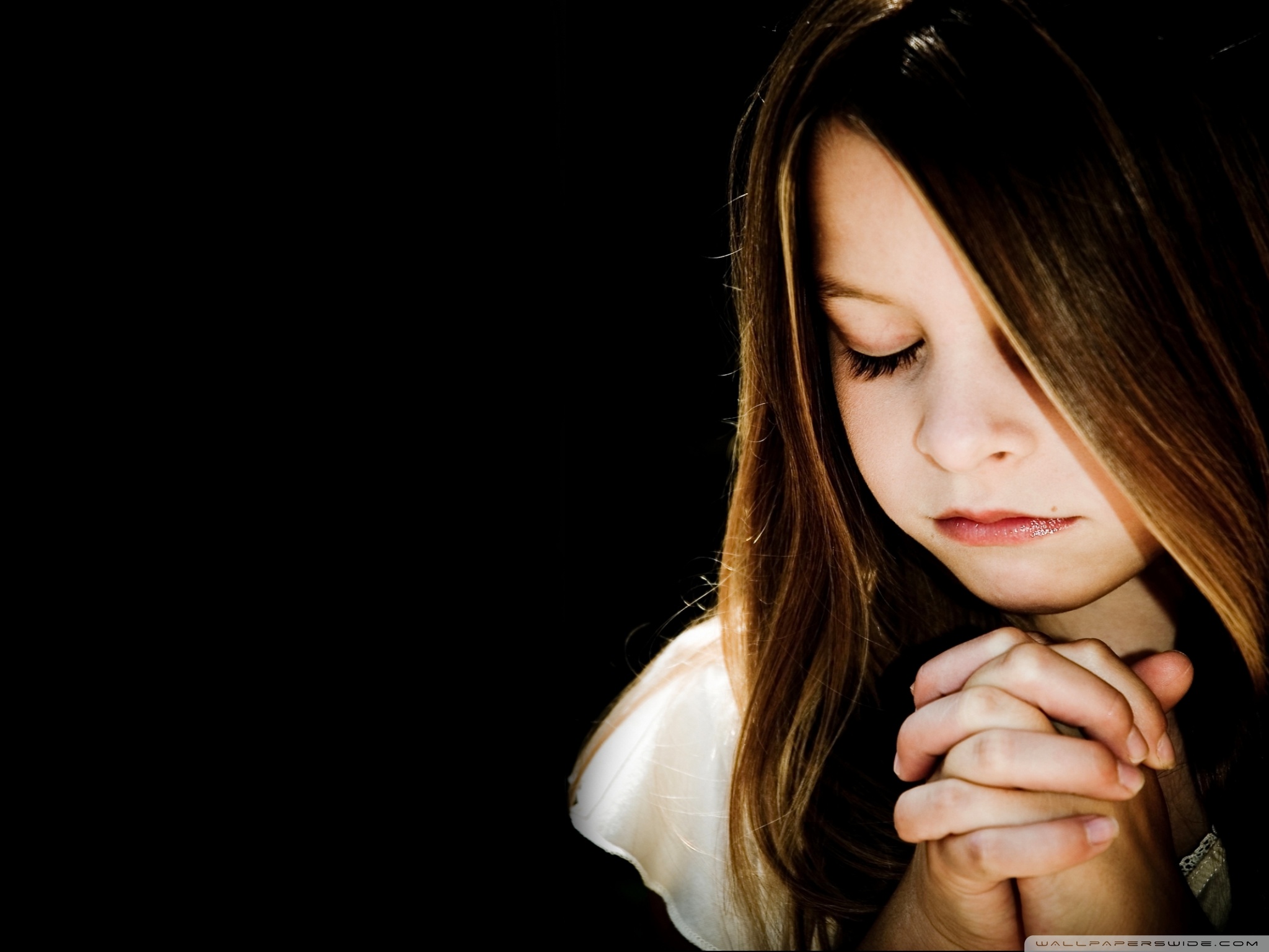 Child Praying - HD Wallpaper 