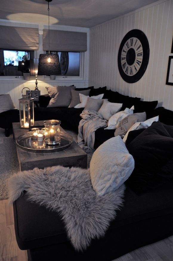 Grey Living Room With Black Sofa - HD Wallpaper 