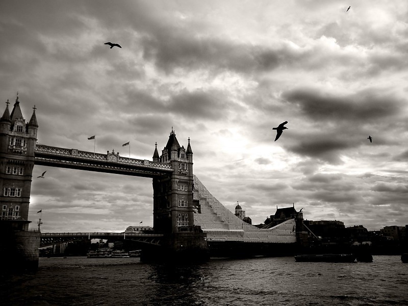 You Ve Got To Love London Wallpaper - Black London - HD Wallpaper 