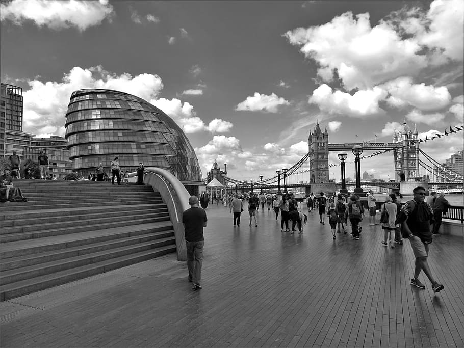 Grayscale Photo Of People Walking Near Tower Bridge - HD Wallpaper 