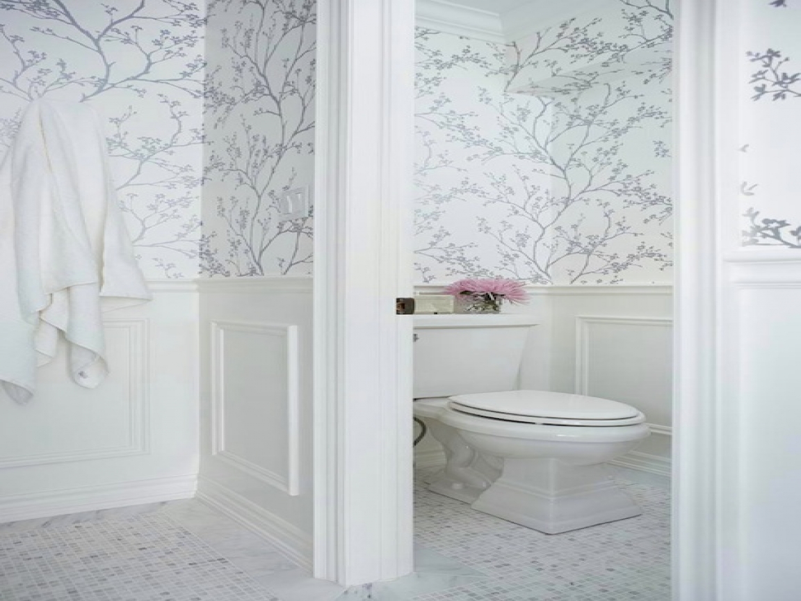 Creative Ideas For Bathroom Walls Bathrooms With Metallic - Silver White Wallpaper Bathroom - HD Wallpaper 