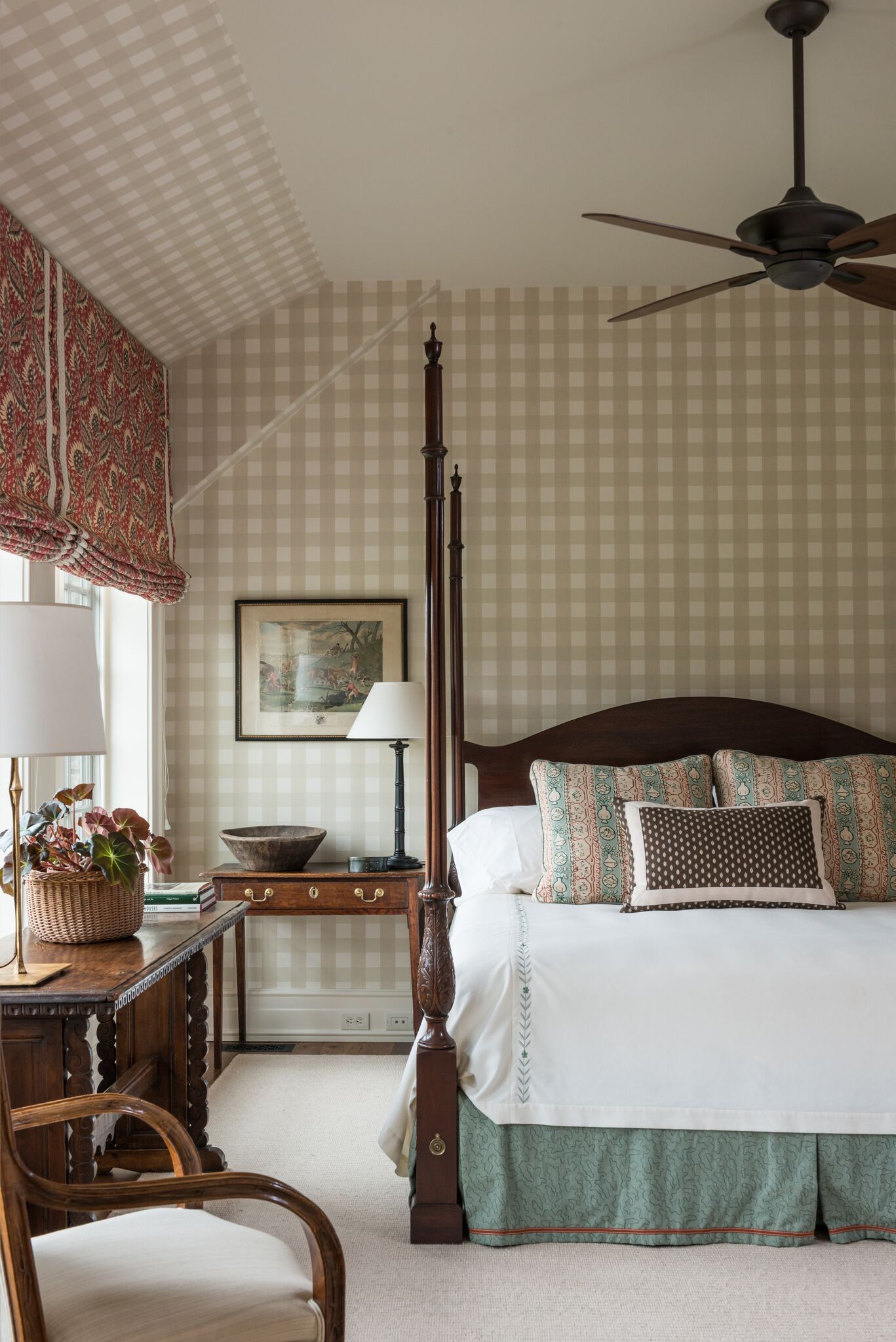 Old English Style Bedroom - 1367x2048 Wallpaper Old English Style Bedroom - 1367x2048 Wallpaper