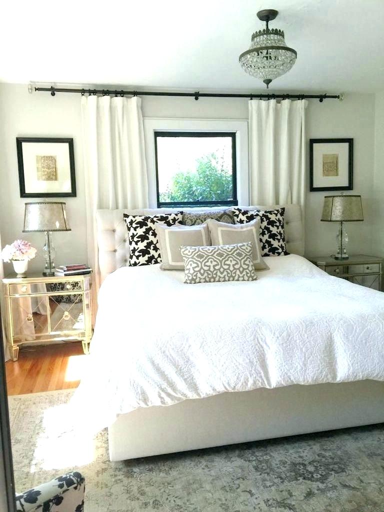 Bedroom Paint And Wallpaper Ideas Enchanting Bedroom - Bedroom With Small Windows - HD Wallpaper 