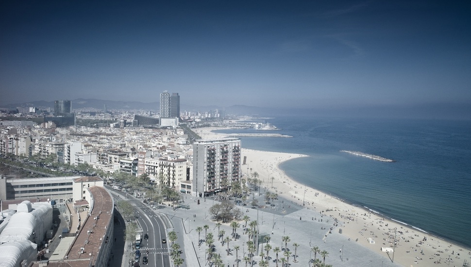 The Ocean, Palm Trees, The City, The Sun, Road, People, - Barcelona - HD Wallpaper 