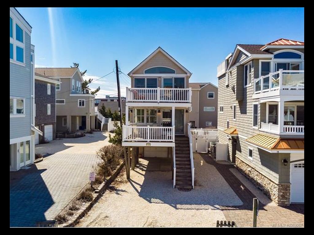 Suburb - HD Wallpaper 