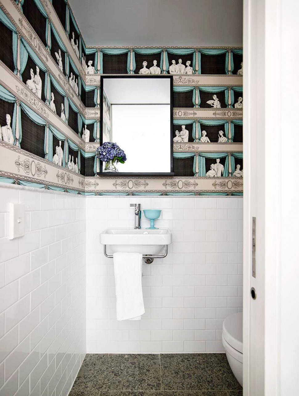 Bathroom - HD Wallpaper 