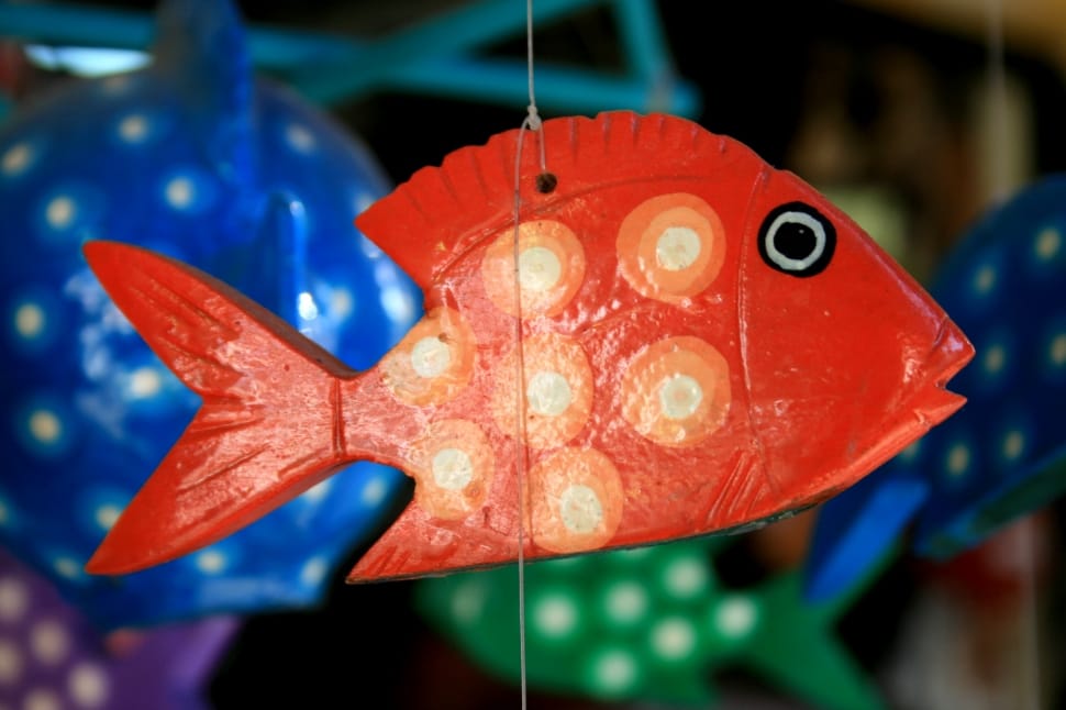 Red Wooden Fish Decor Preview - Tecnica Del Papel Mache - HD Wallpaper 
