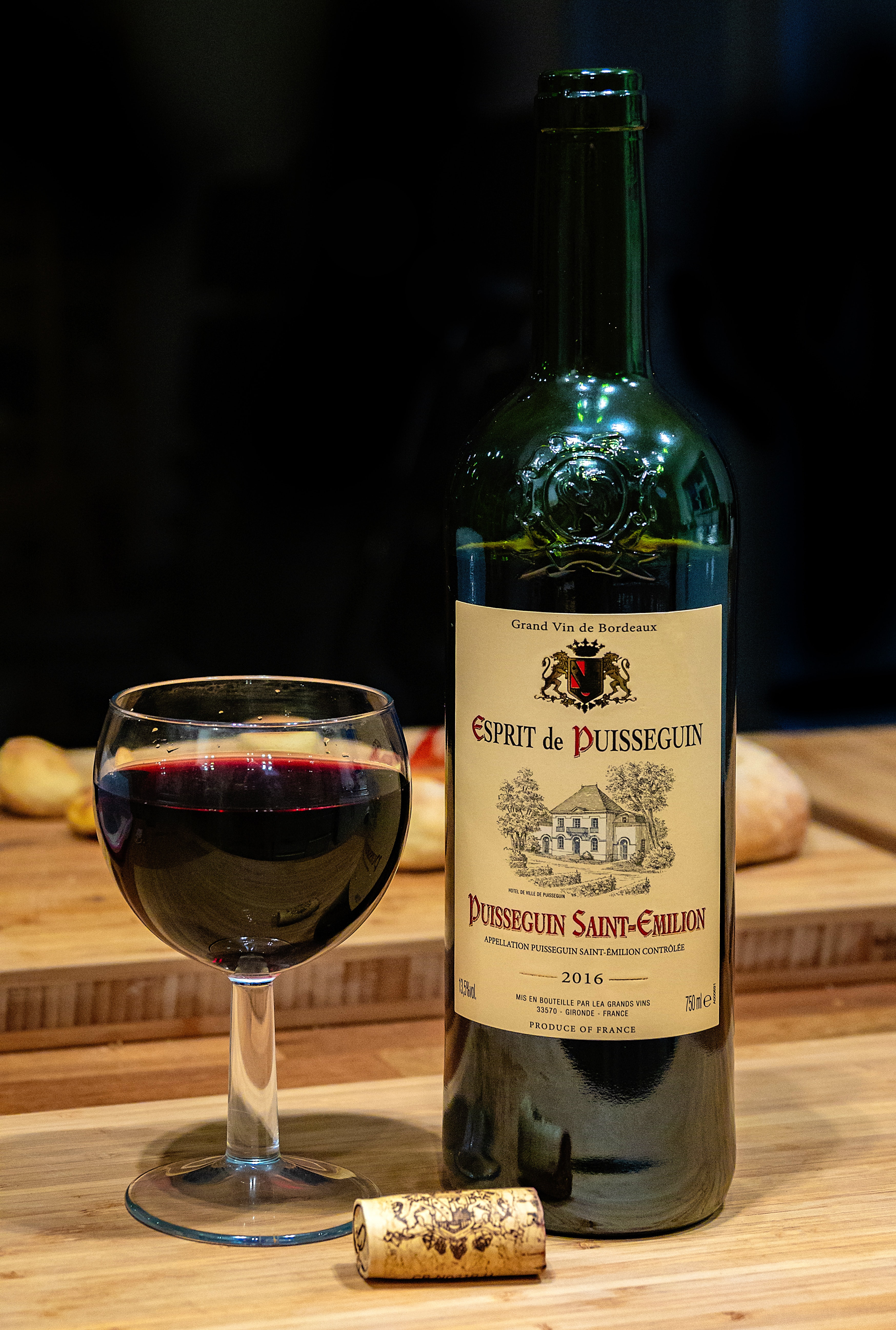 Wine Bottle - HD Wallpaper 