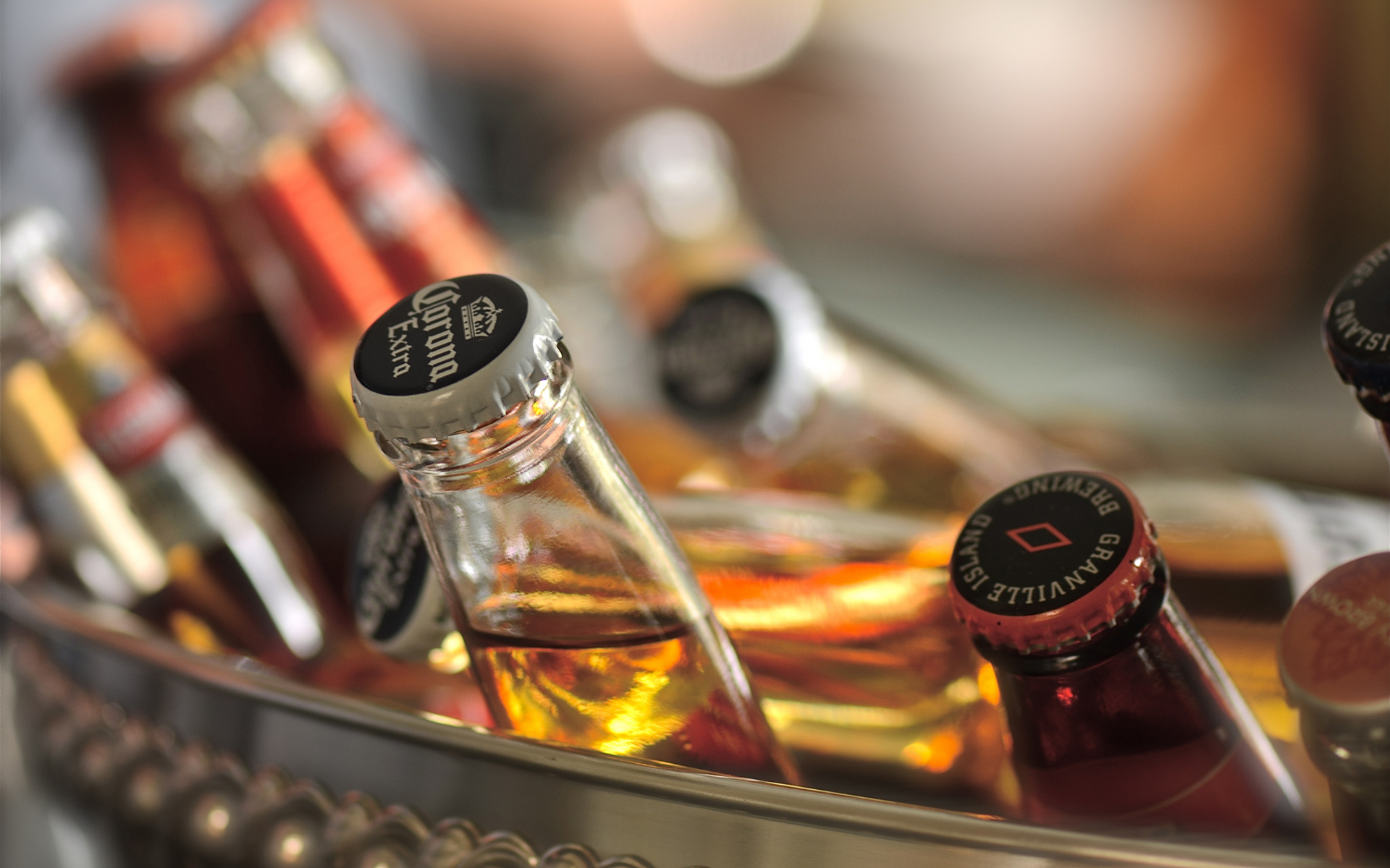 High Quality Bottle Wallpapers - HD Wallpaper 