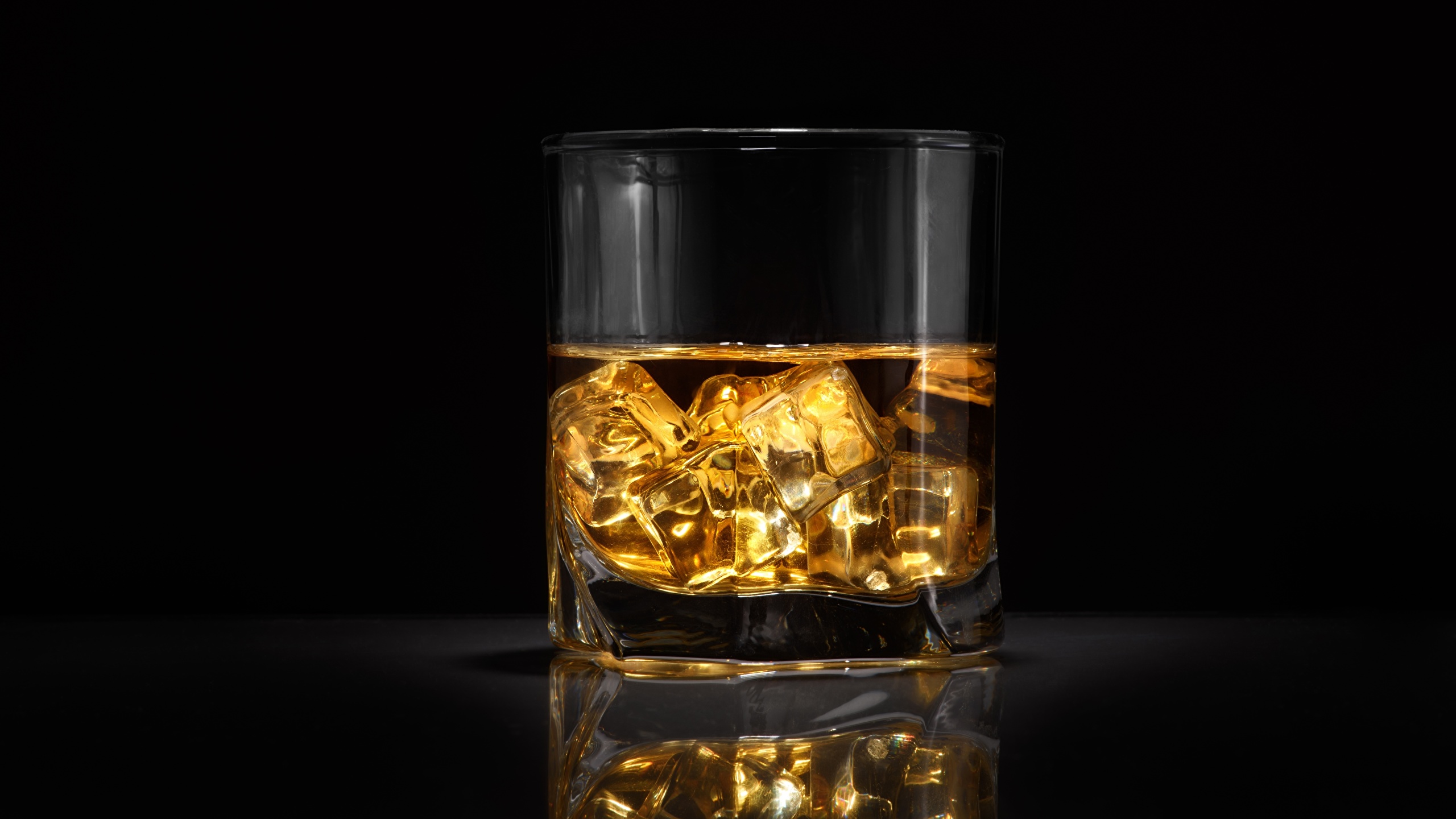 Hd Wallpaper Alcohol Black Background - HD Wallpaper 