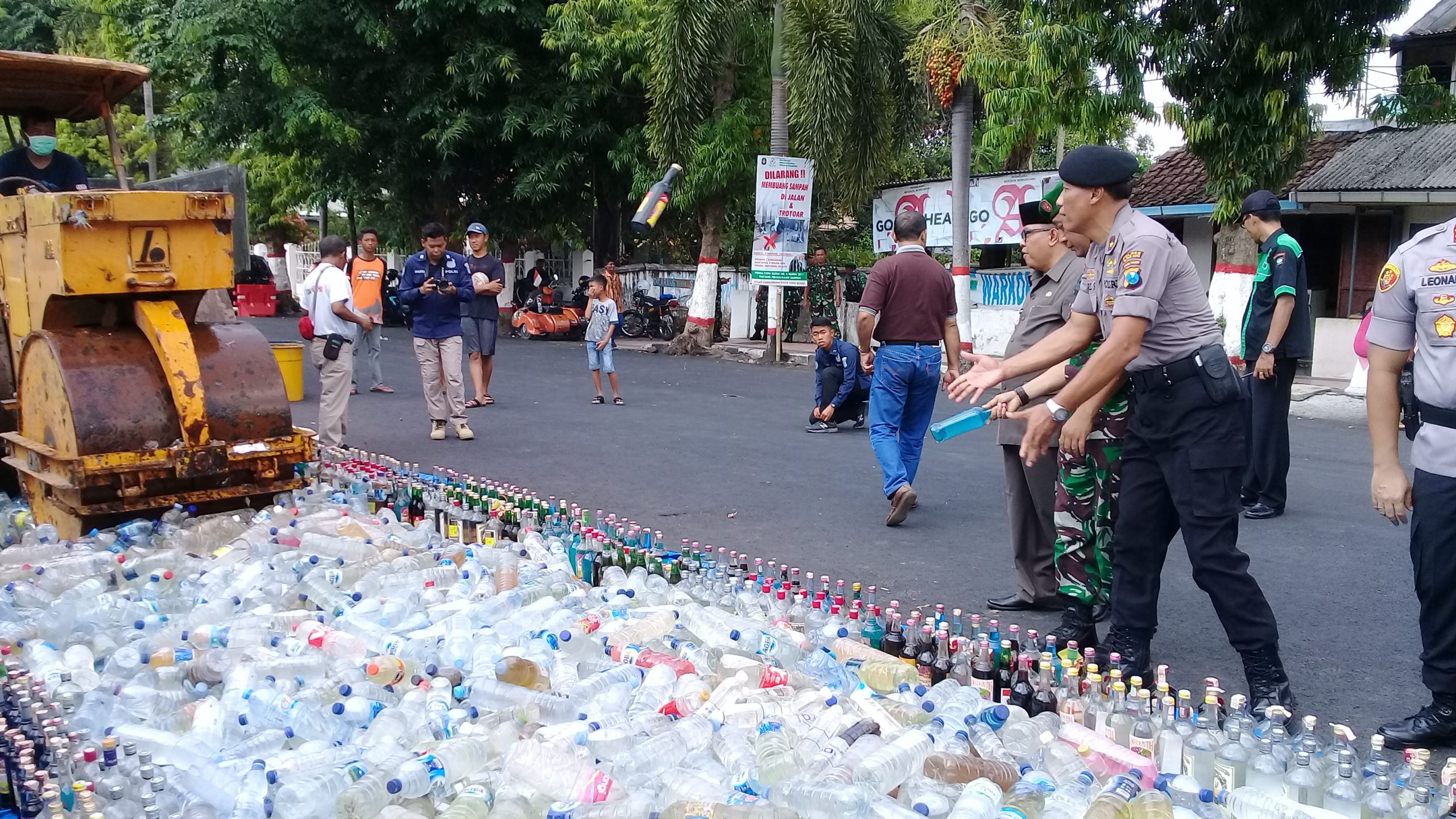 Crowd - HD Wallpaper 