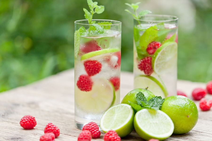 Raspberry And Mint Scented Water - HD Wallpaper 