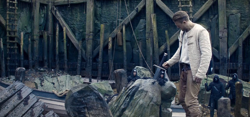 King Arthur Sword In The Stone 2017 - HD Wallpaper 