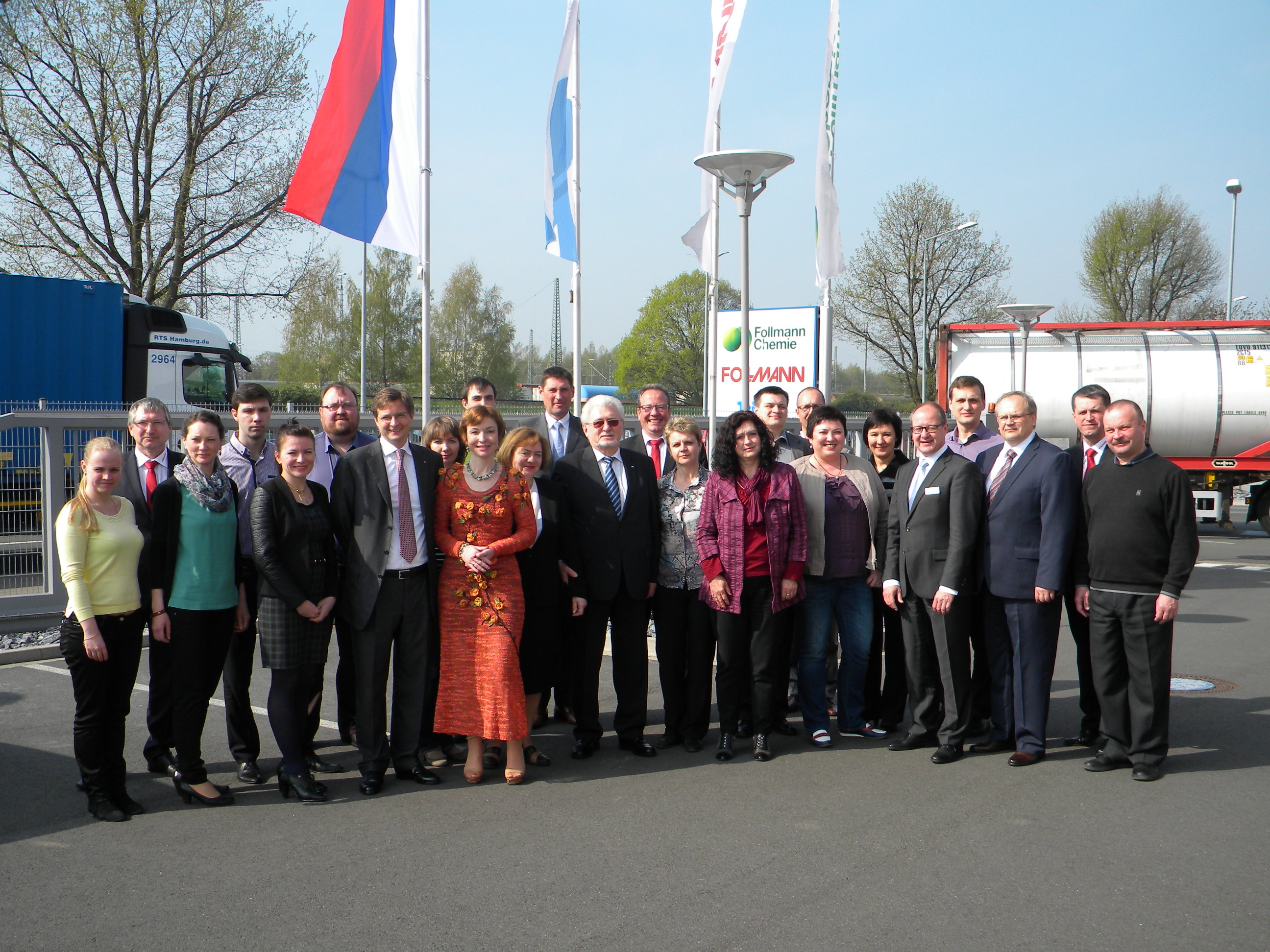 Social Group - HD Wallpaper 