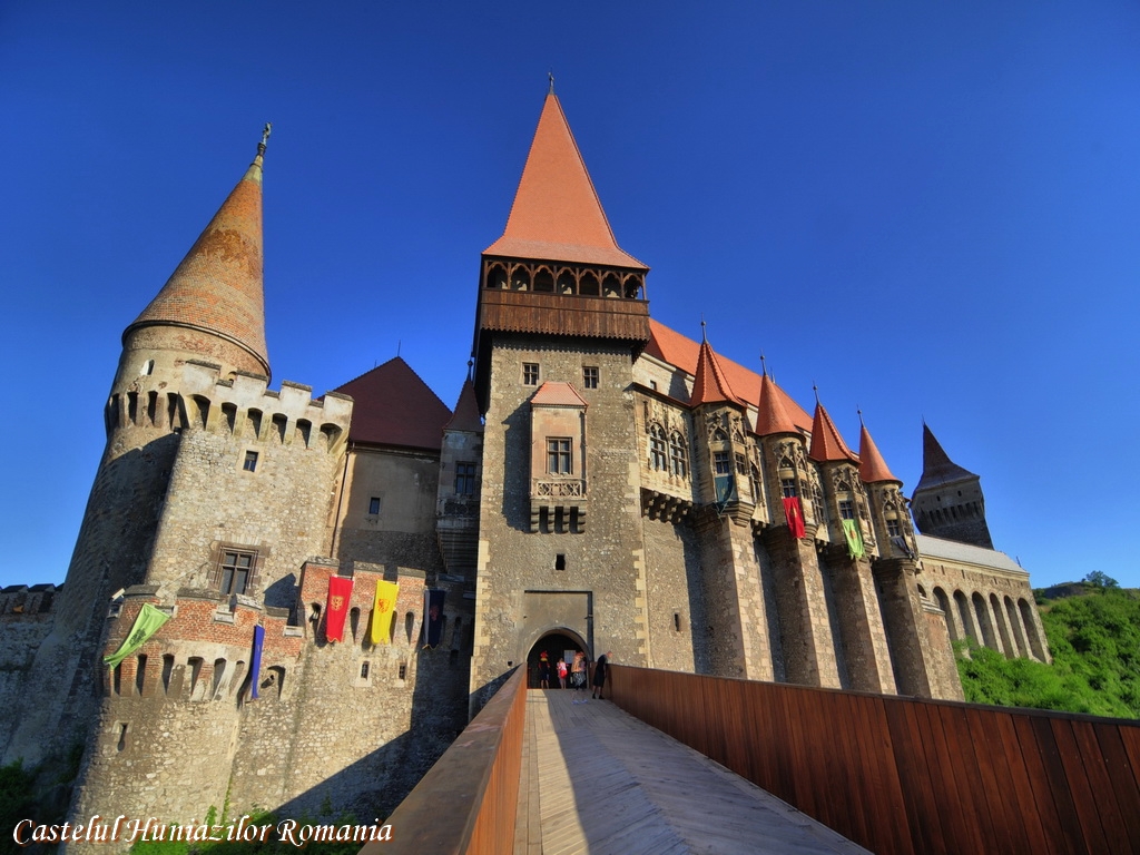 Hunyad Castle Transylvania Romania European Castles - Hunyad Castle - HD Wallpaper 