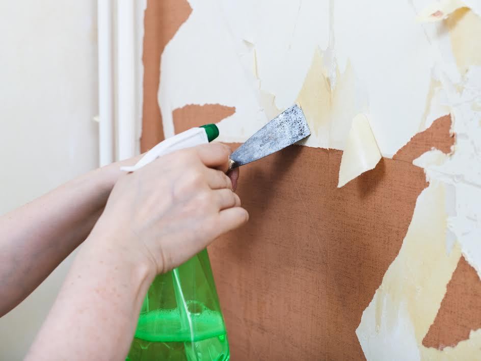 A Spay Bottle And Putty Knife Against A Wallpapered - Sciaganie Tapety - HD Wallpaper 