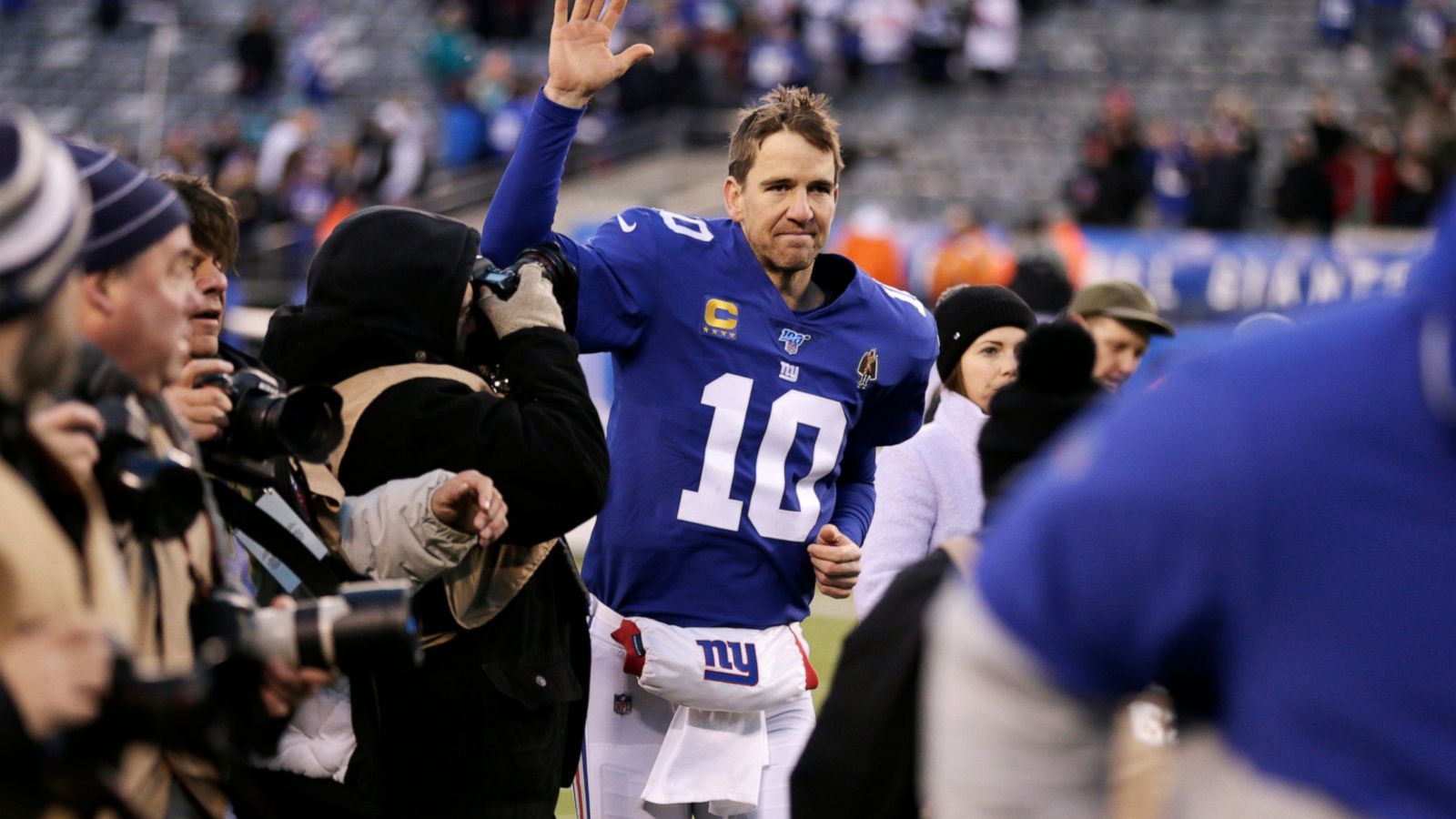 Eli Manning Standing Ovation - HD Wallpaper 