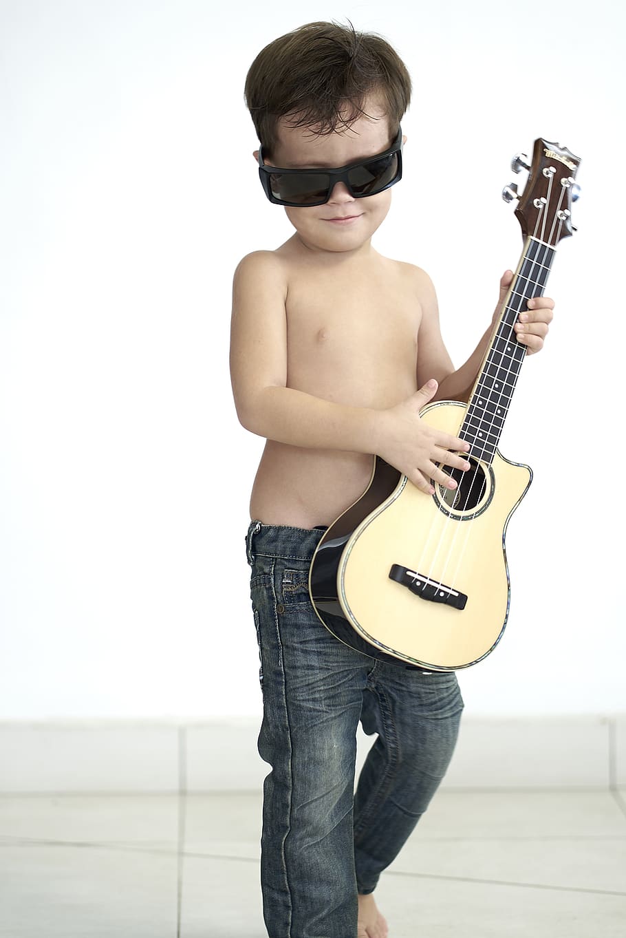 French Polynesia, Tahiti, Music, Boy, Sunglasses, Dance, - Guitarist - HD Wallpaper 