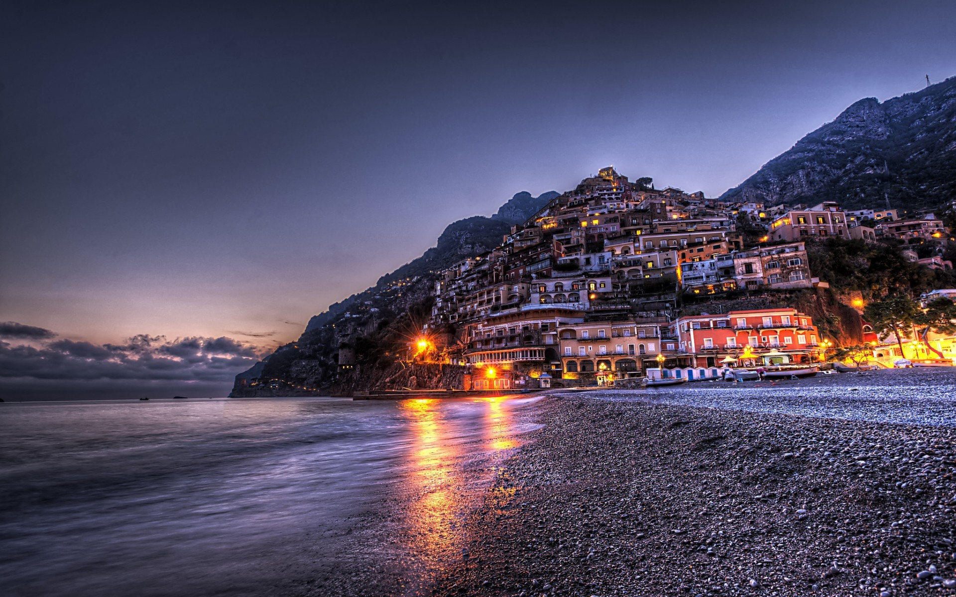 Stunning Beach Of Positano, Italy Hd Wallpaper - Hd Positano Italy Hd - HD Wallpaper 