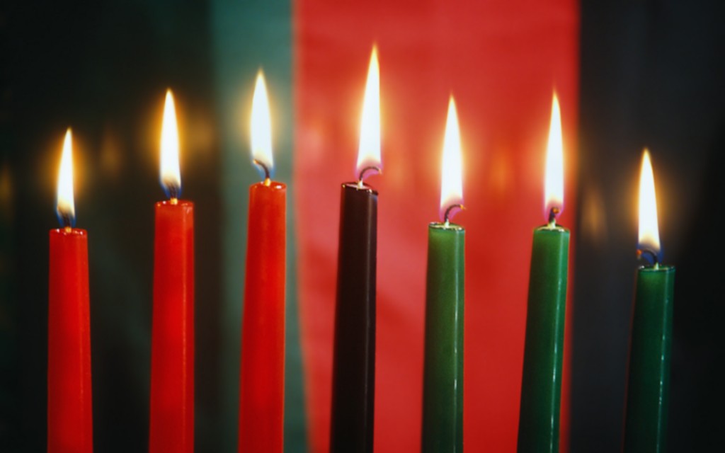 Kwanzaa Lights Wallpaper - Candle For Kwanzaa Day 3 - HD Wallpaper 