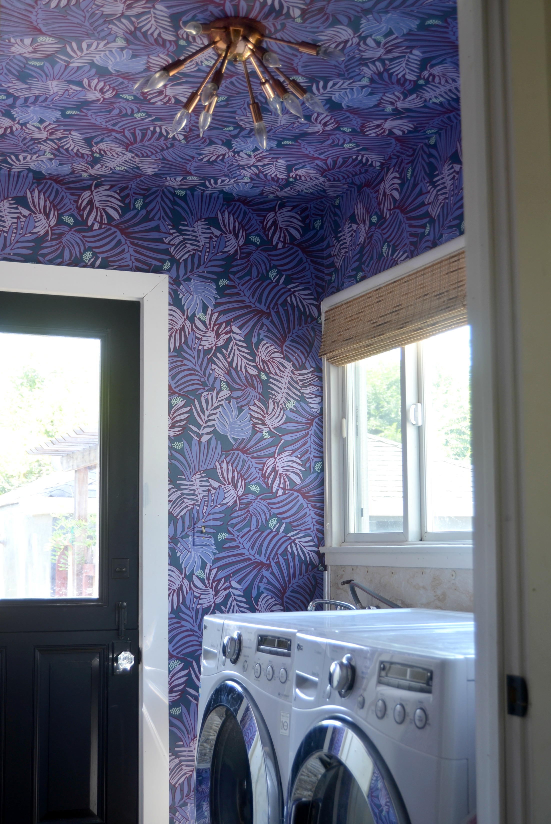 Laundry Room - HD Wallpaper 