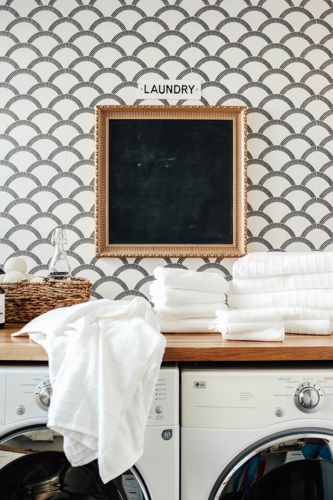 Laundry Room - HD Wallpaper 