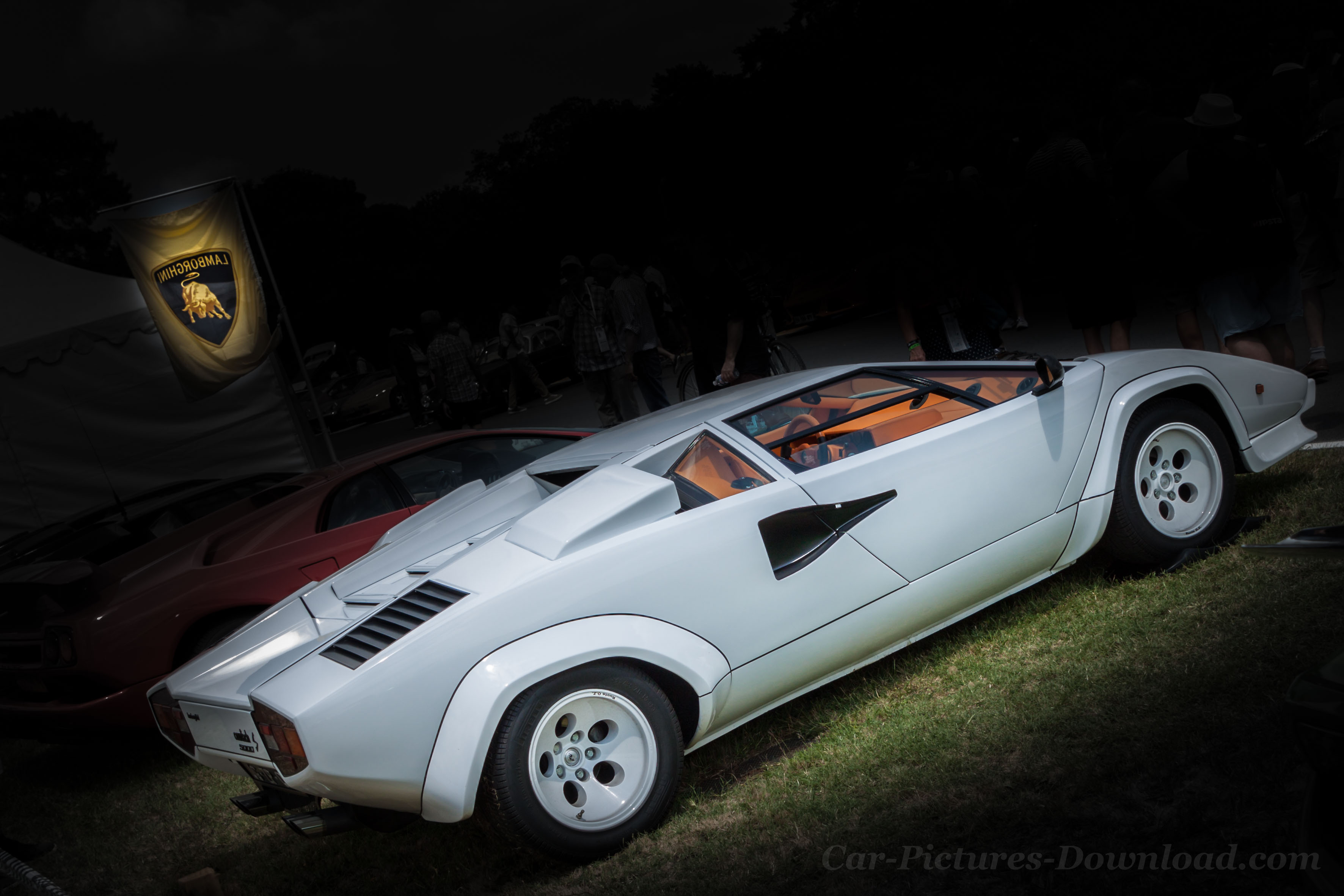 Lamborghini Countach - HD Wallpaper 