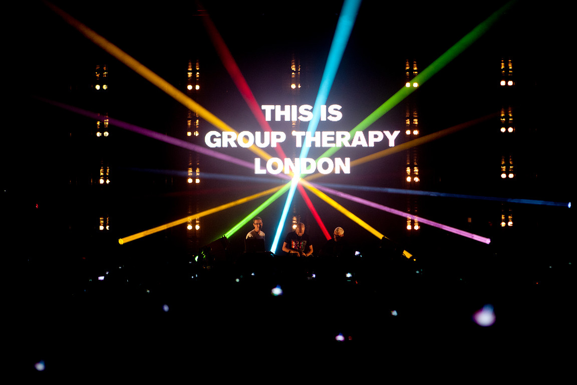 Trance Dj Gray Background Anjunabeats Wallpaper Wallpapercasa - Above And Beyond - HD Wallpaper 