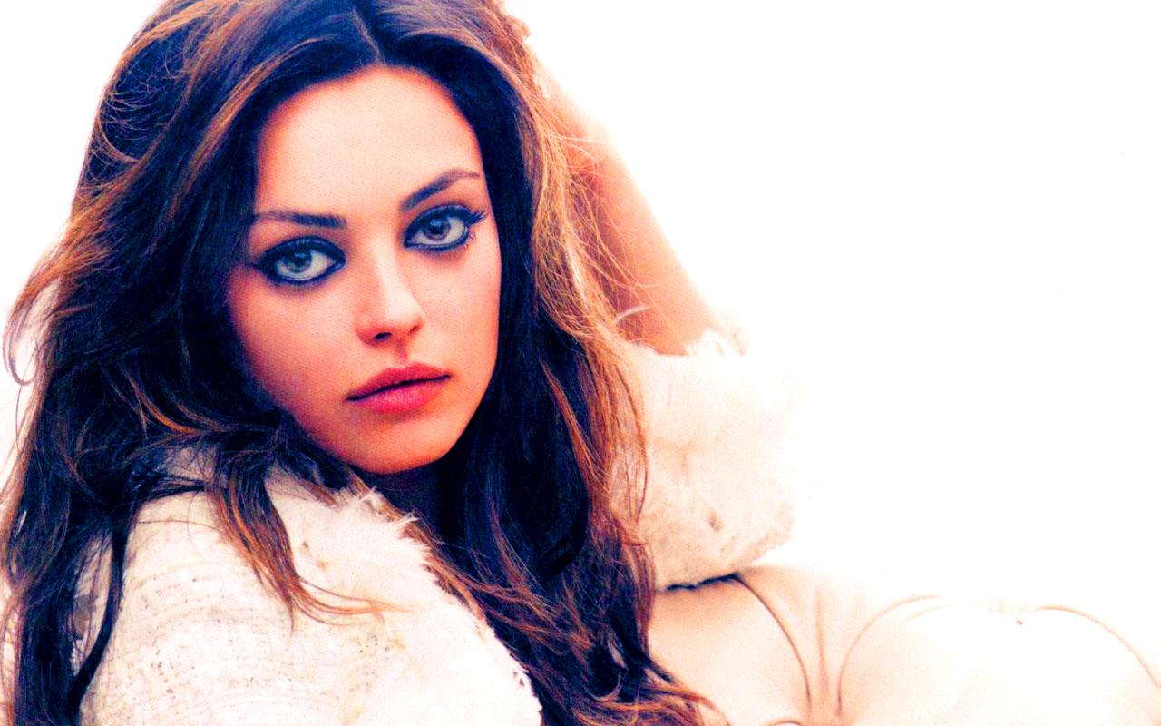 Craig Mcdean Mila Kunis - HD Wallpaper 