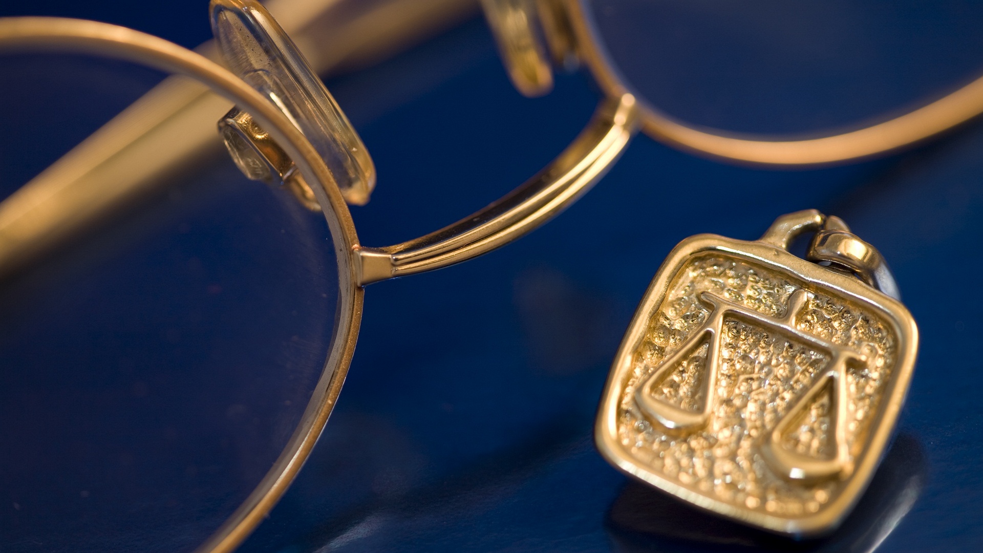 Wallpaper Russia, Lawyers, Law, Glasses, Suspension, - Law Hd Background - HD Wallpaper 