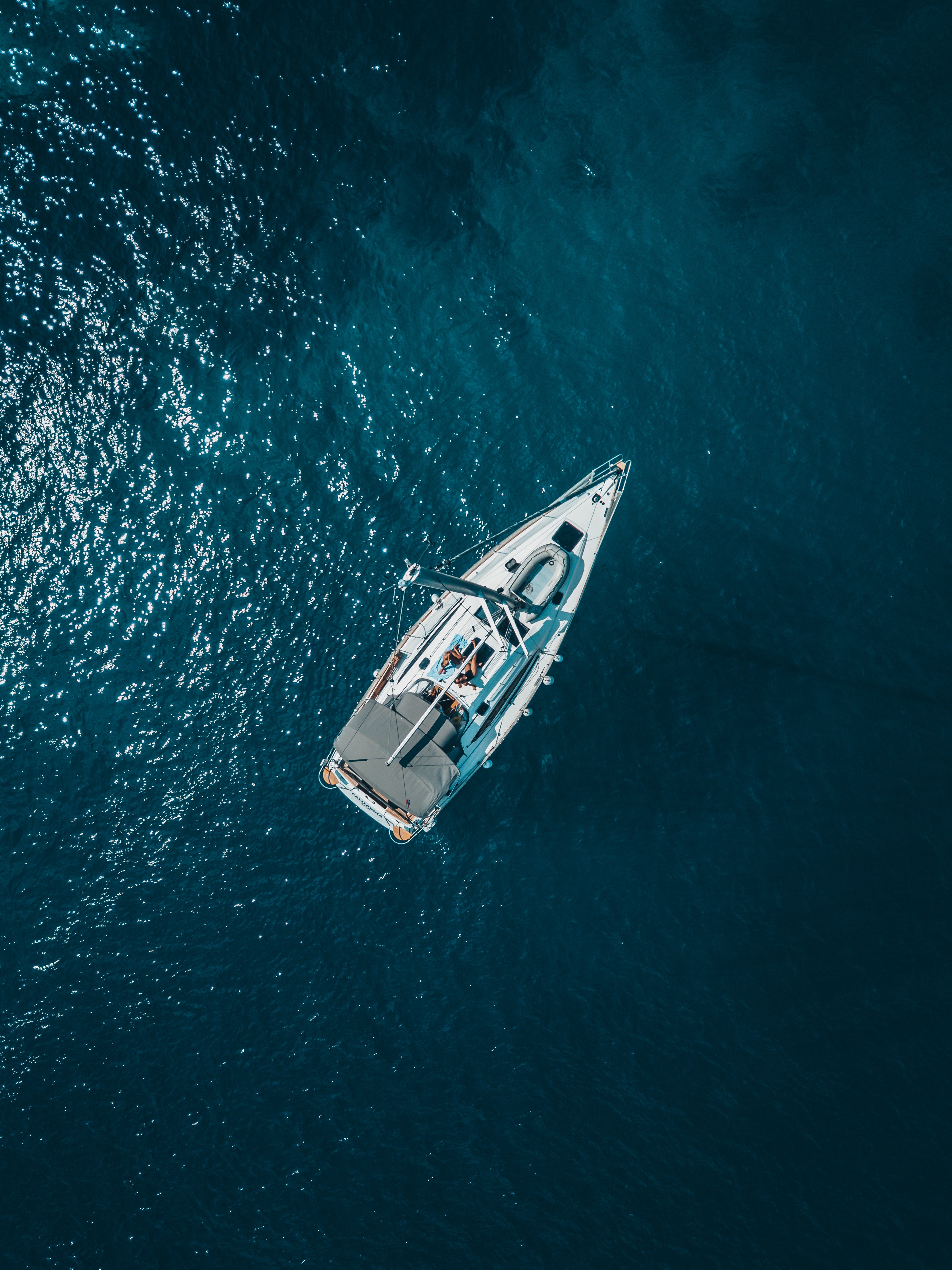 Sailboat Aerial View - HD Wallpaper 