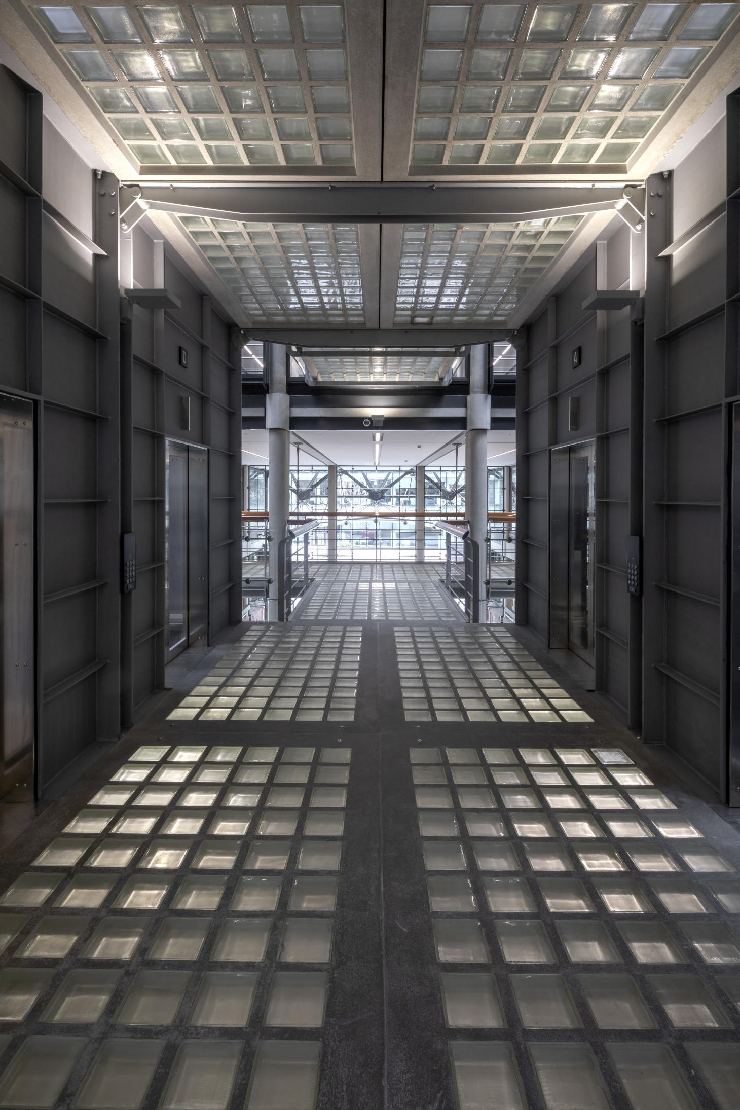 Corridor With Glass And Concrete - Bracken House London - HD Wallpaper 