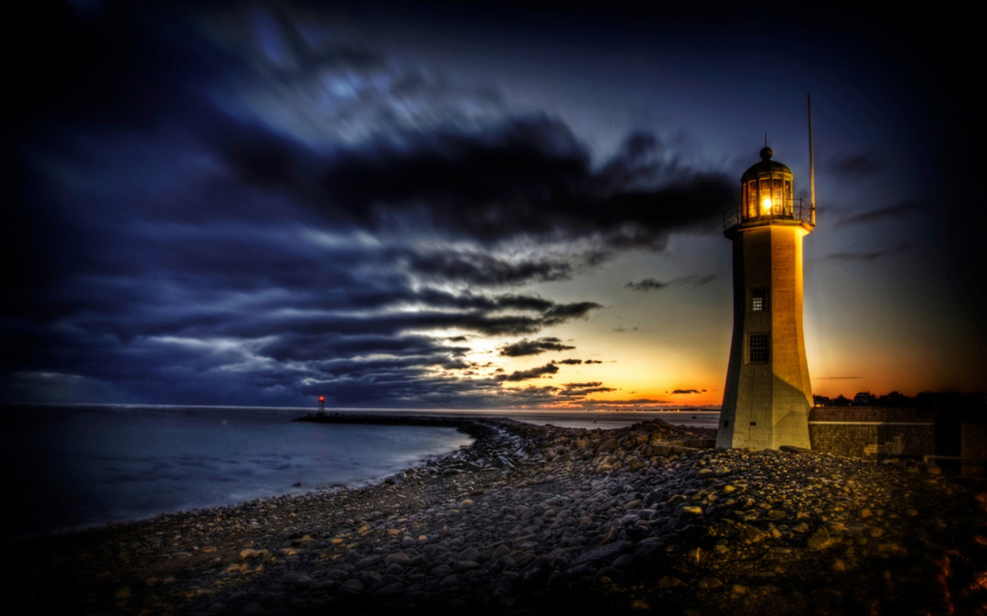 Lighthouse Wide Wallpapers - Lighthouse In The Dark - HD Wallpaper 