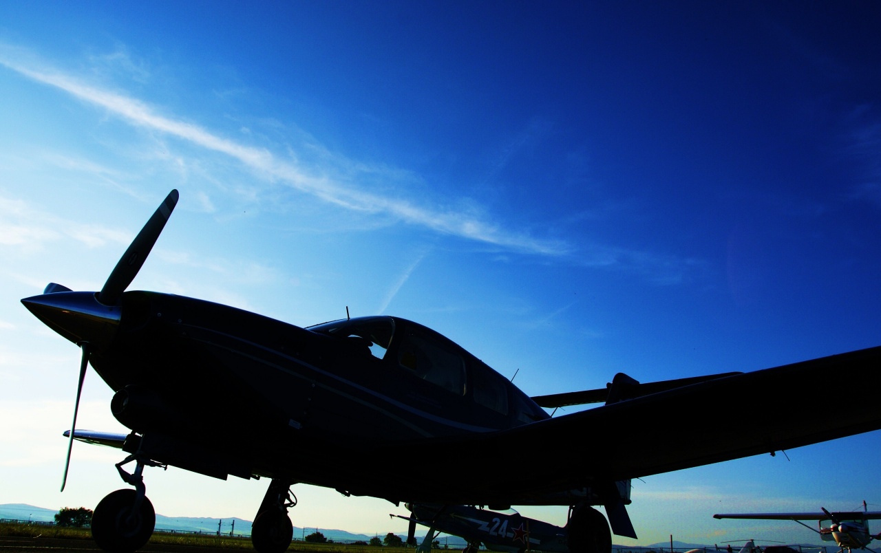 Aeroplane Wallpapers - Plane Propeller Wallpaper 4k - HD Wallpaper 