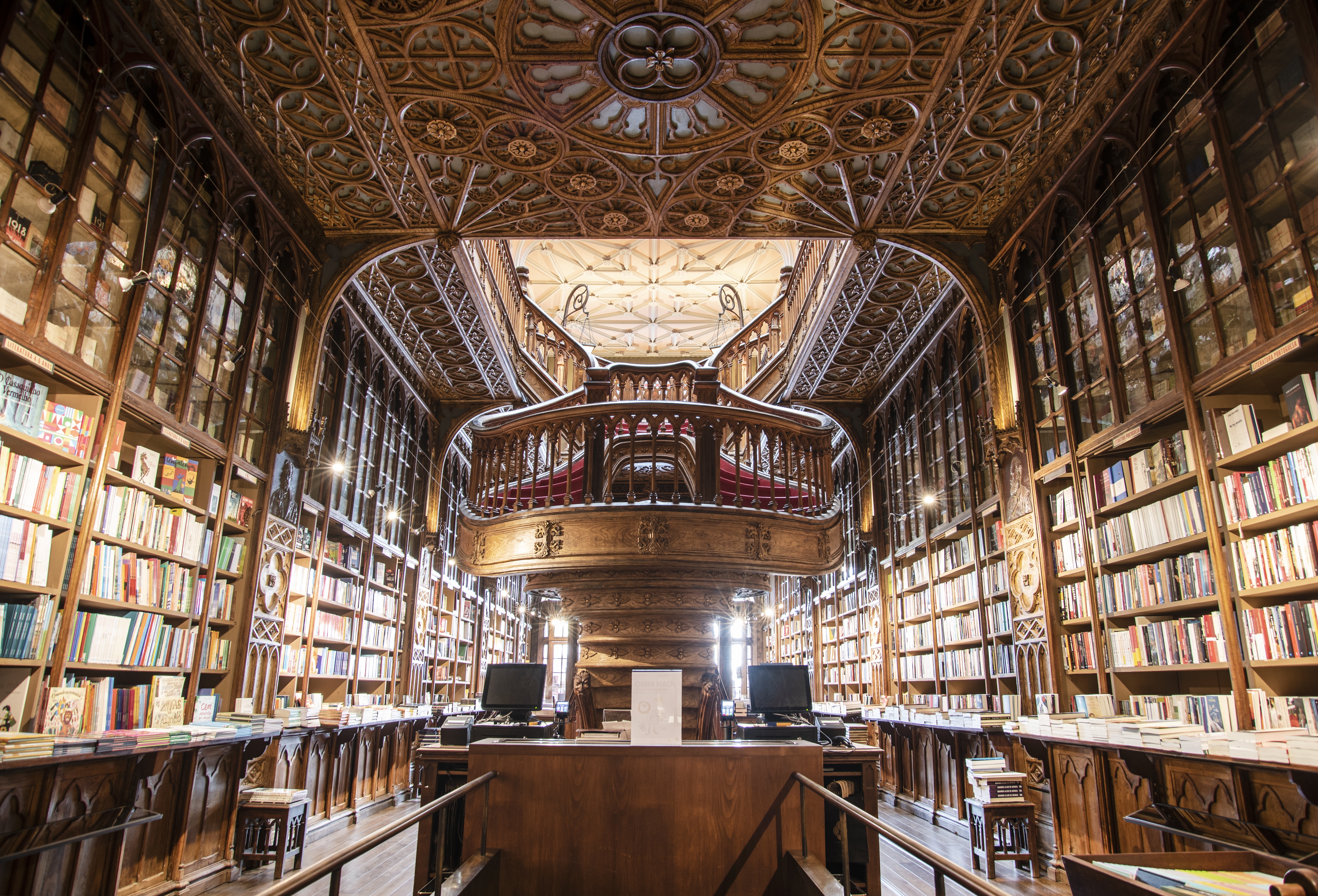 Livraria Lello Porto - HD Wallpaper 