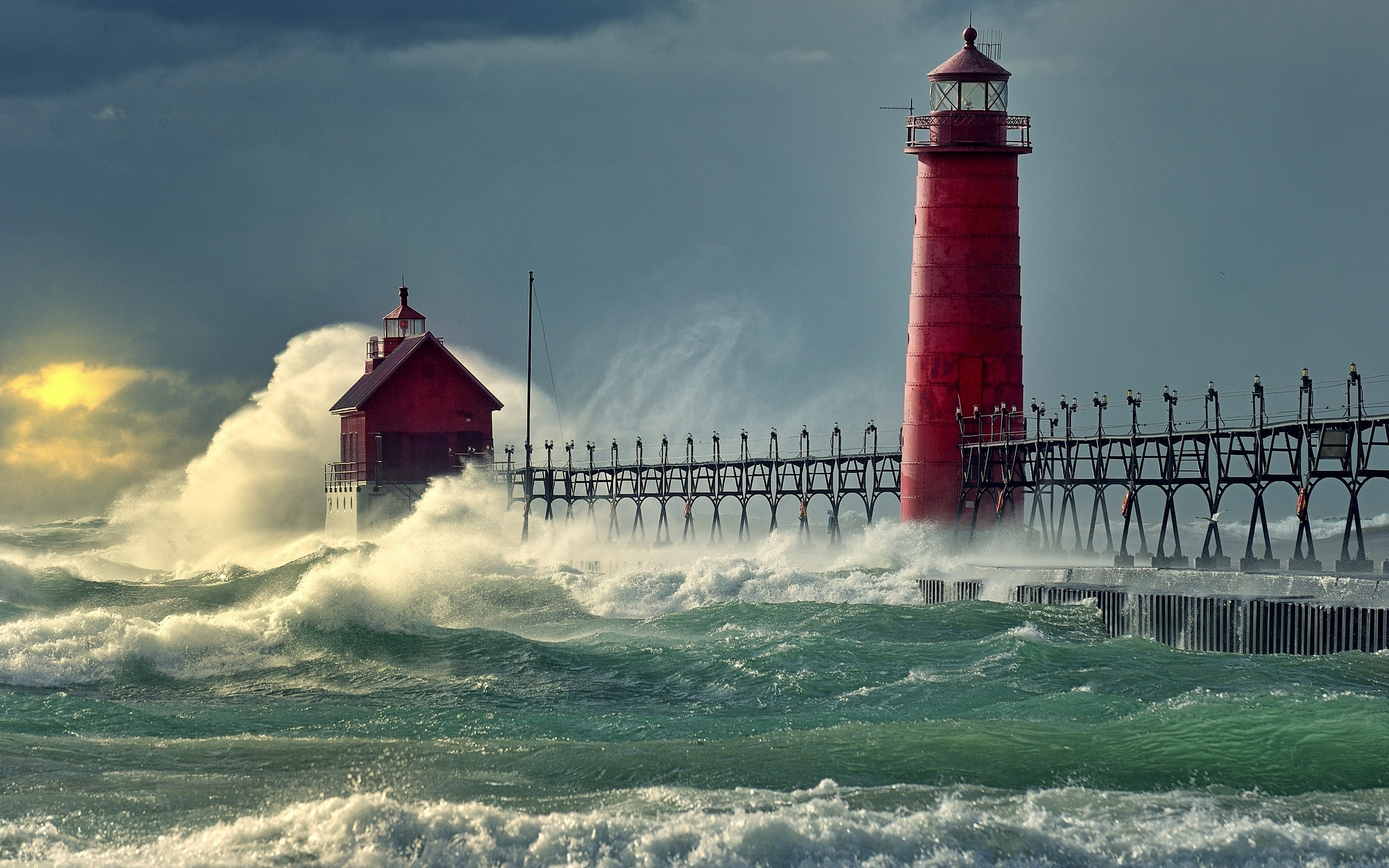 Lighthouse Wallpaper - Grand Haven - HD Wallpaper 