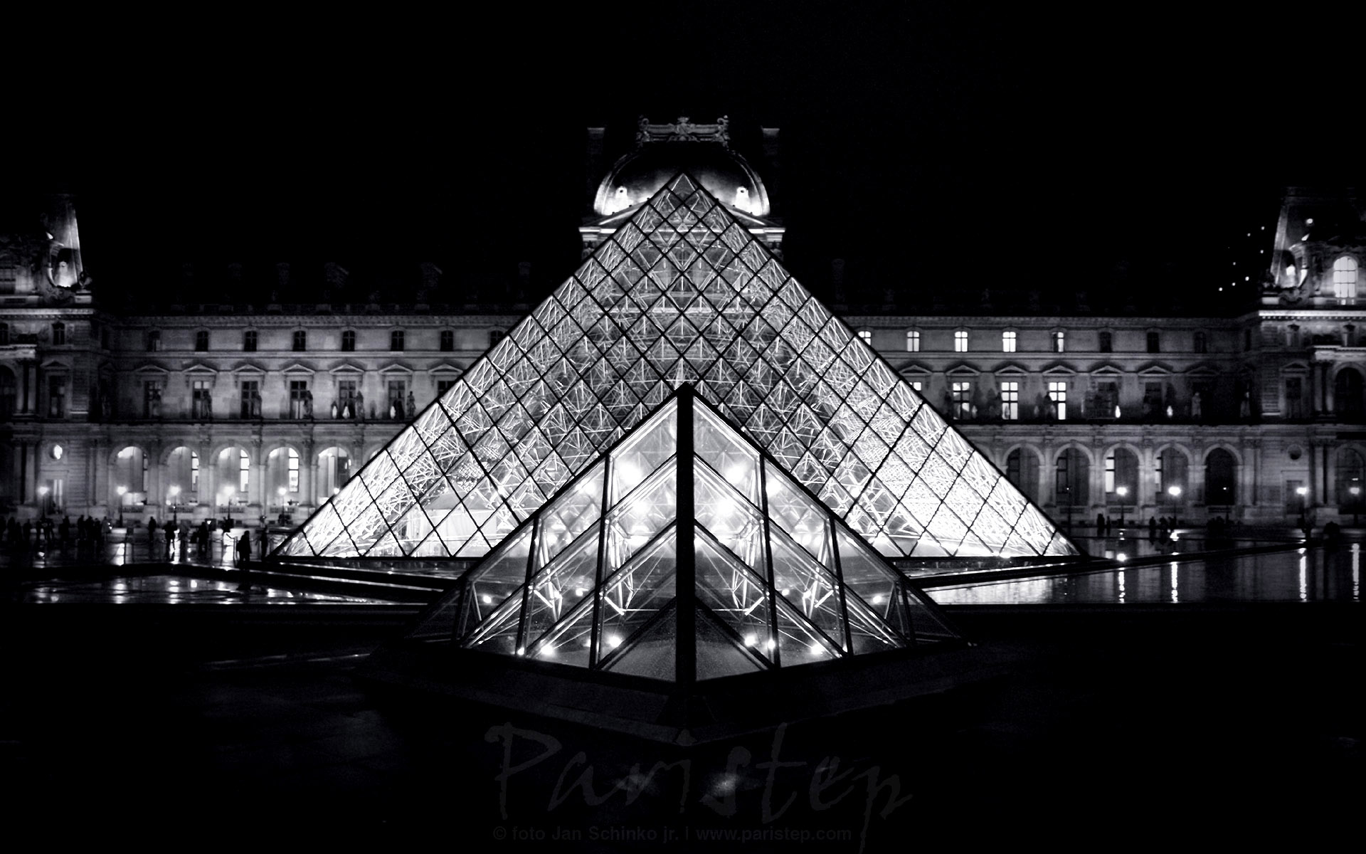 Wallpaper Paris 25 Louvre 3 - Paris Louvre Black And White - HD Wallpaper 