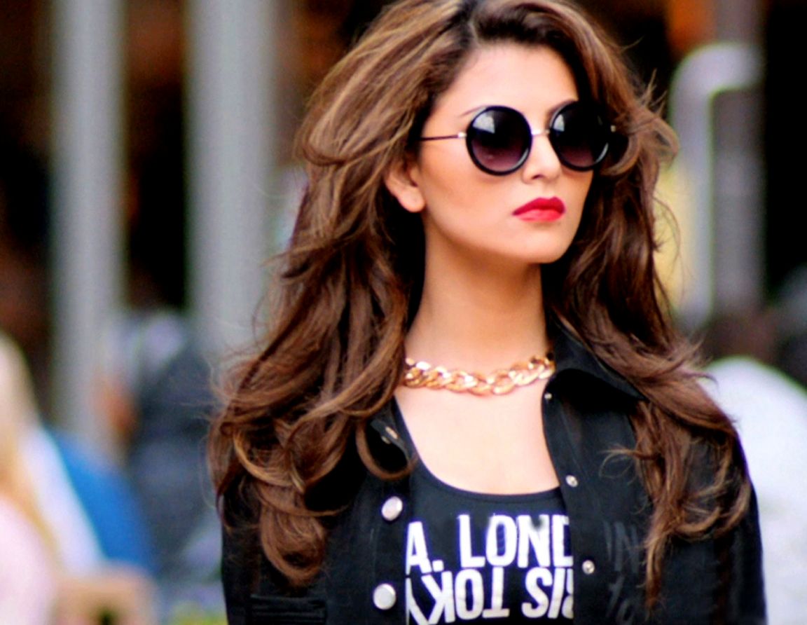 Download Fonds Decran Bollywood Tous Les Wallpapers - Urvashi Rautela Gal Ban Gayi - HD Wallpaper 