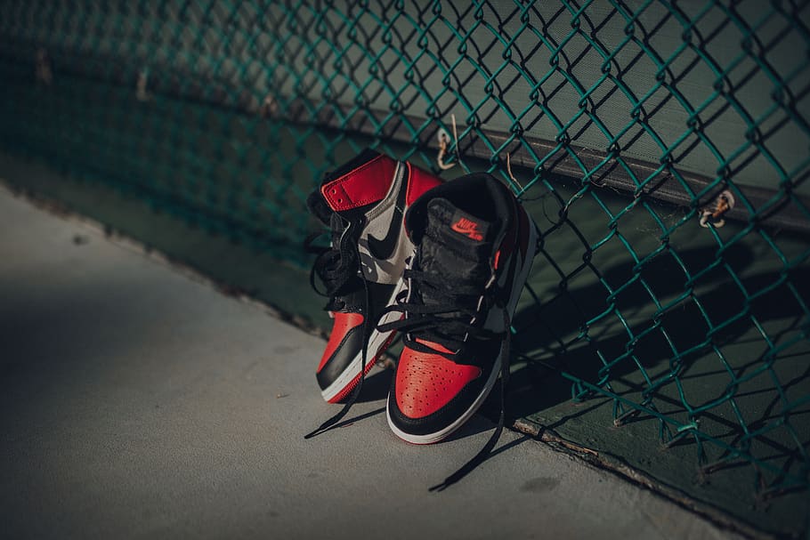 Nike Air Jordan 1 Shoes Near Chain Link Fence, Apparel, - Jordan Shoes Wallpaper 4k - HD Wallpaper 