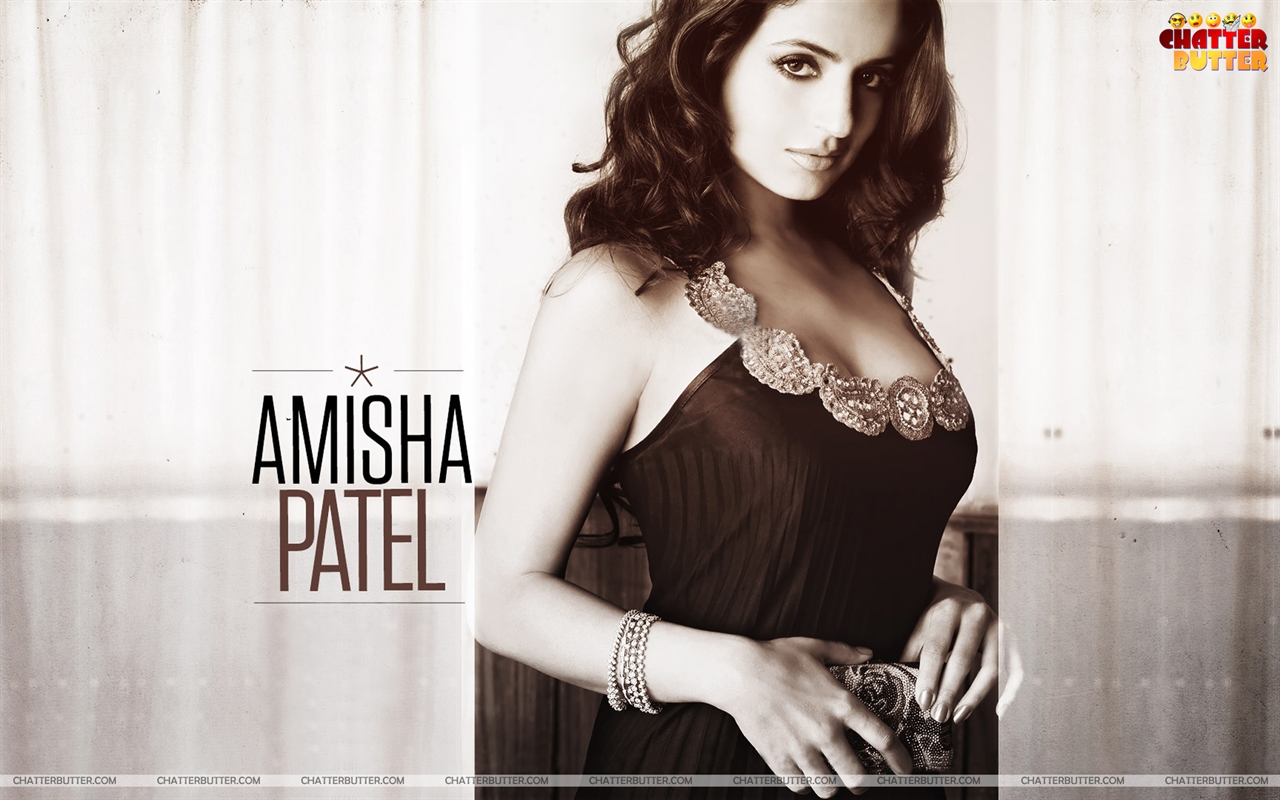 Ameesha Patel - HD Wallpaper 