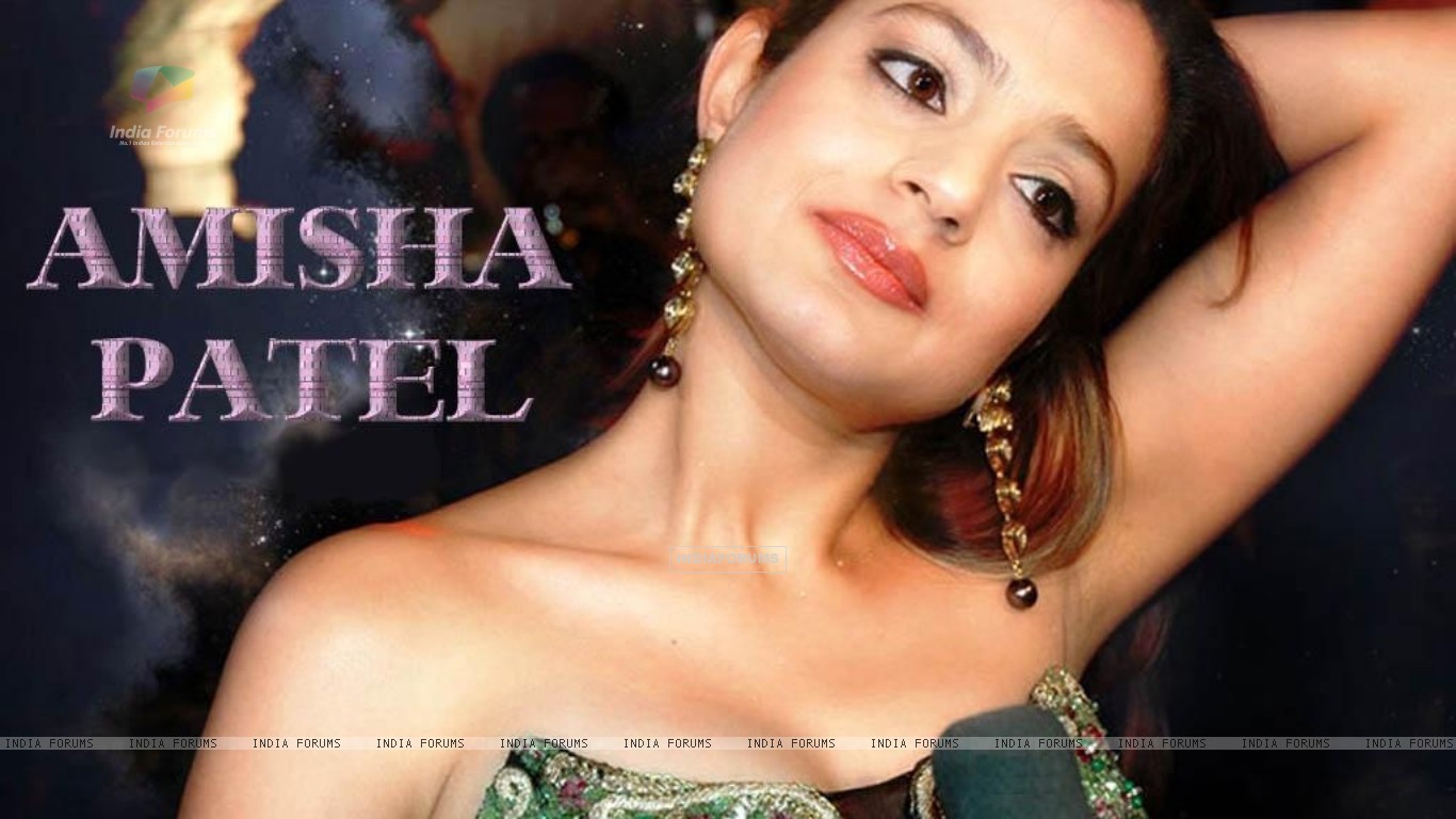 Amisha Patel - HD Wallpaper 