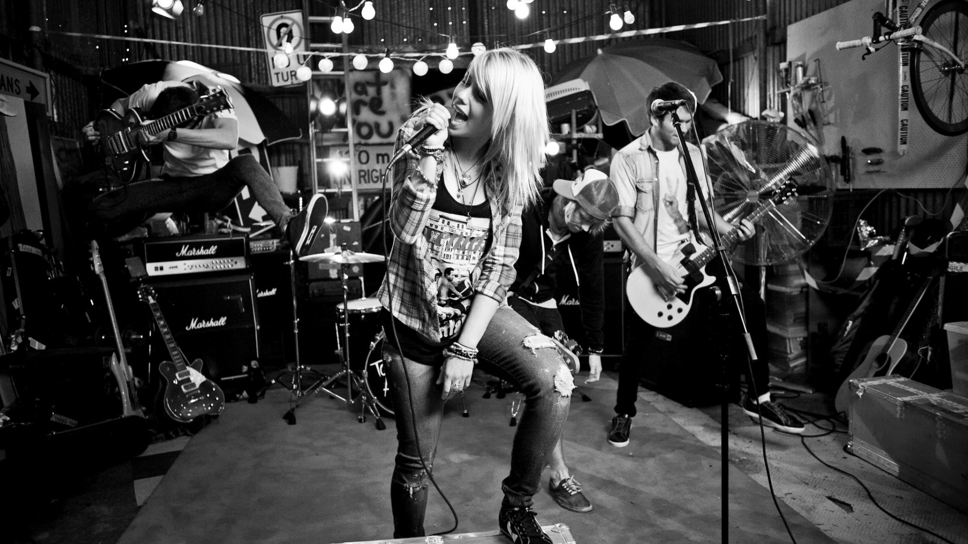 Little Lion Man Tonight Alive - HD Wallpaper 