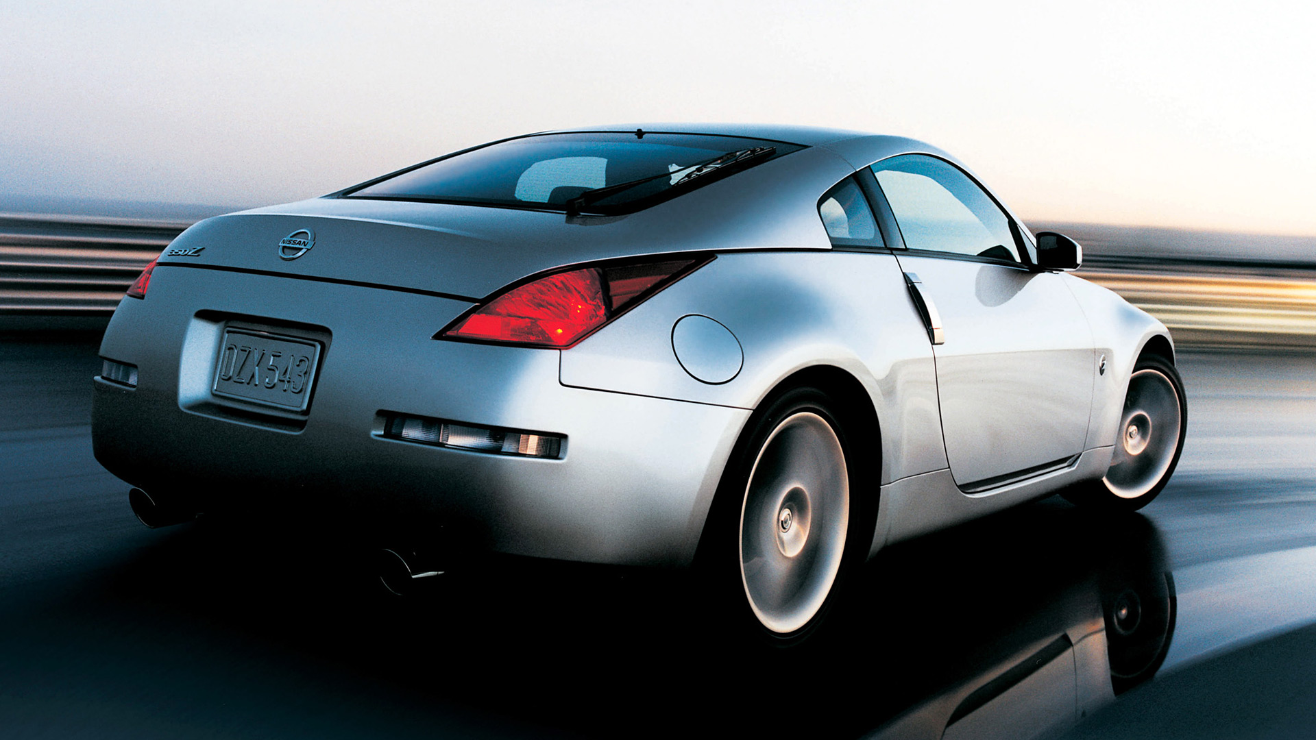 Nissan 350z 2011 - HD Wallpaper 