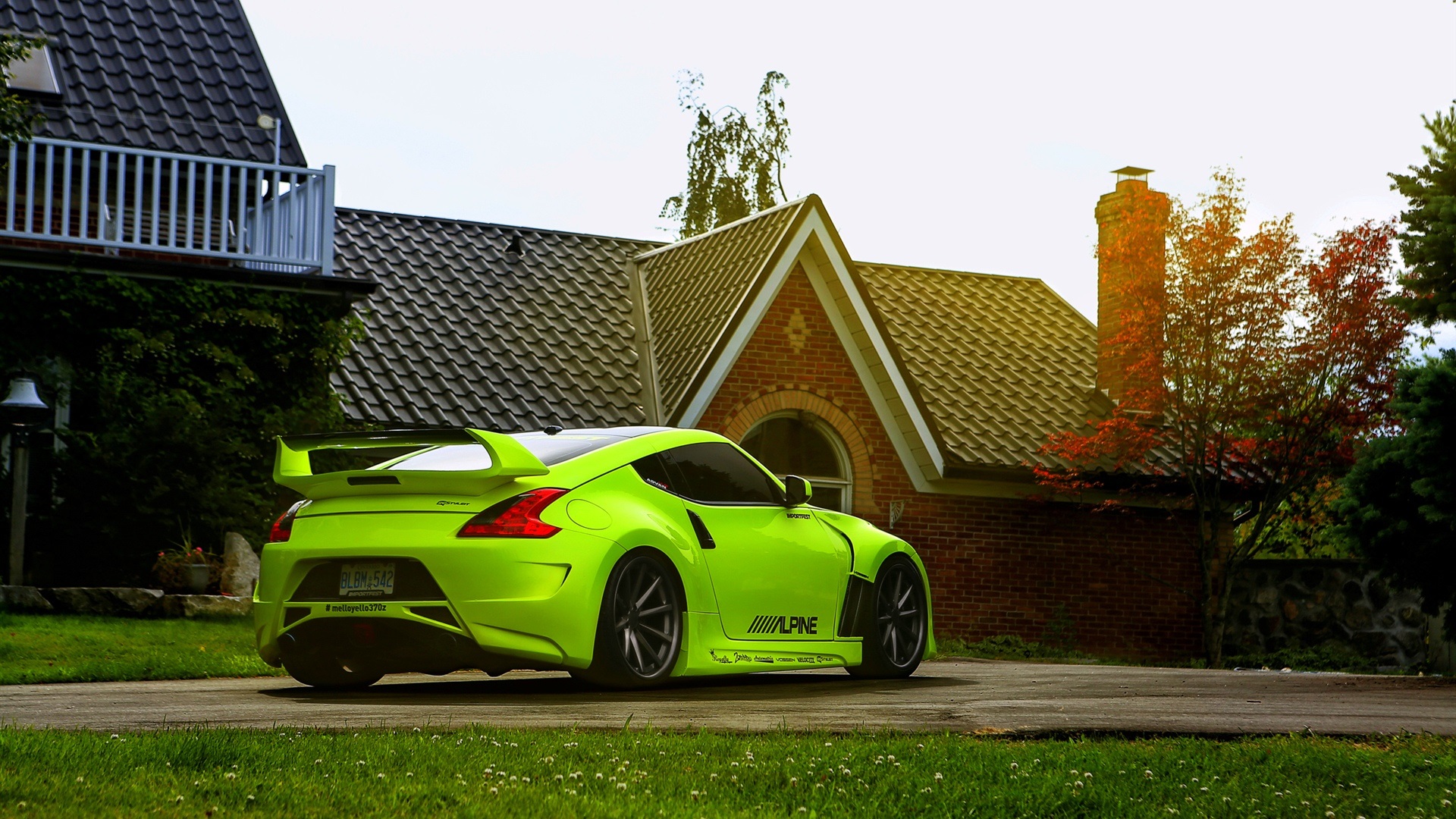 Wallpaper Nissan 370z Green Car, House - Papel De Parede 370z - HD Wallpaper 
