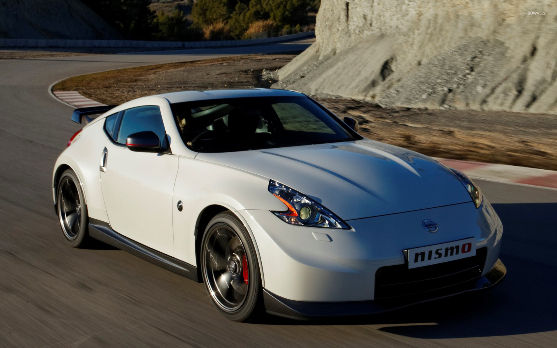370z On White Walls - HD Wallpaper 