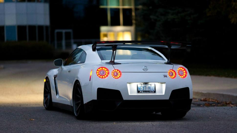 Nissan Gtr R35 White Car At Evening Wallpaper,nissan - Nissan Gtr - HD Wallpaper 