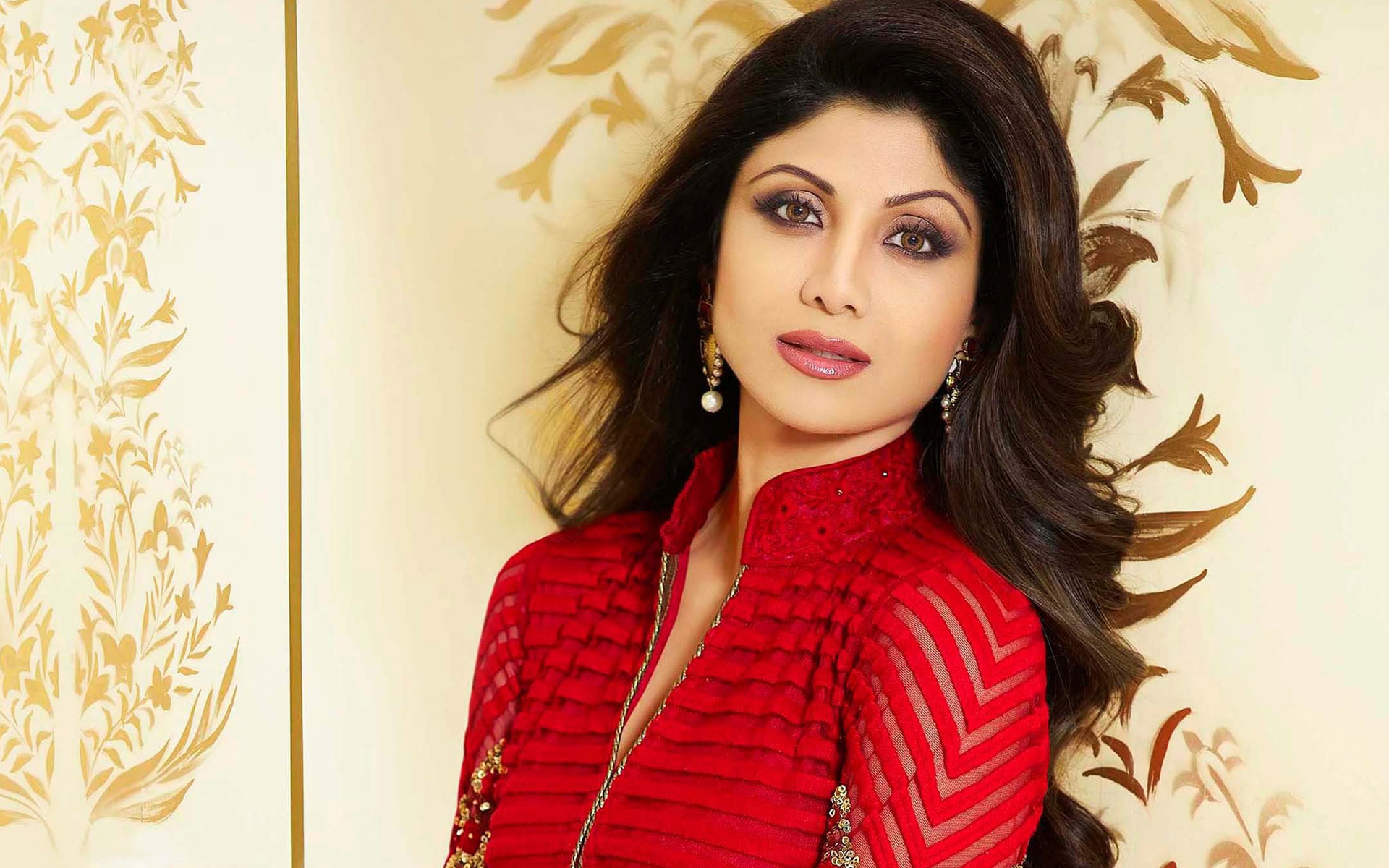Shilpa Shetty, Indian Actress, Portrait, Bollywood, - Shalwar Kameez - HD Wallpaper 